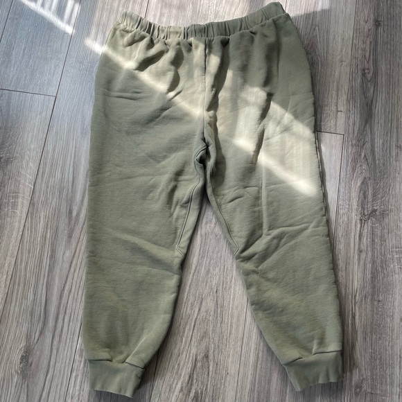 Frame Easy Cropped Sweatpant Joggers in Military XL - Picture 4 of 7